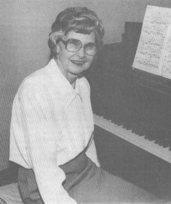 Marjorie Mae Bond, obituary portrait — Stephenson-Dearman Funeral Home